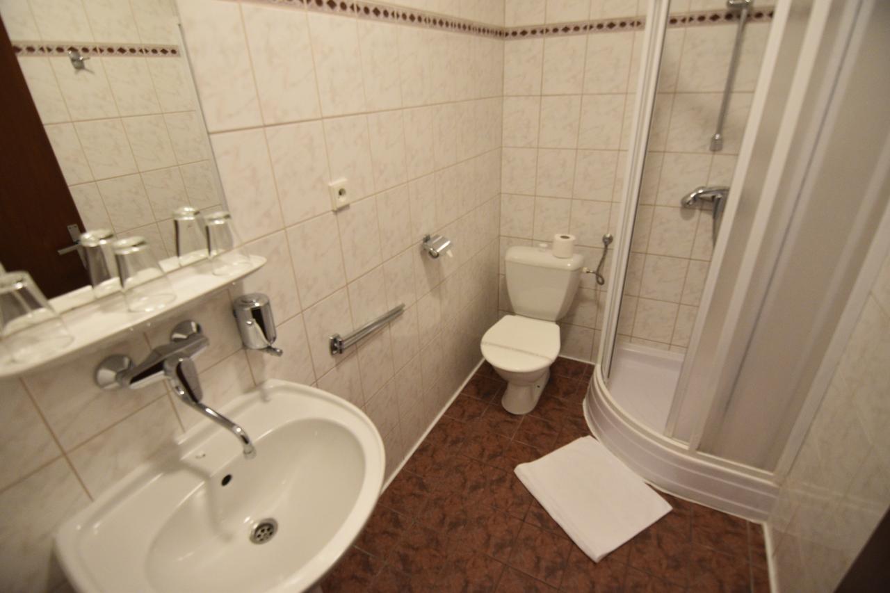 Hotel Napoleon Austerlitz Buitenkant foto