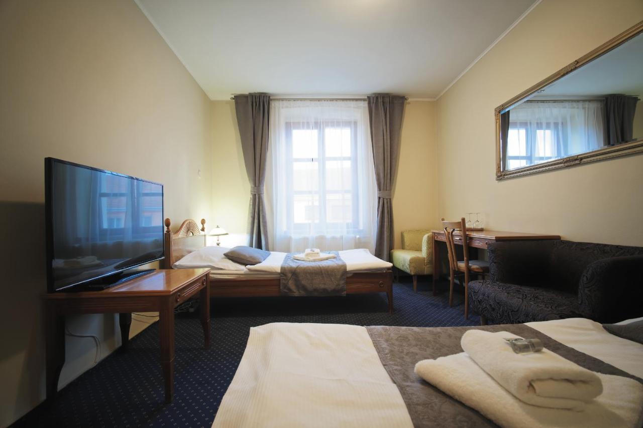 Hotel Napoleon Austerlitz Buitenkant foto