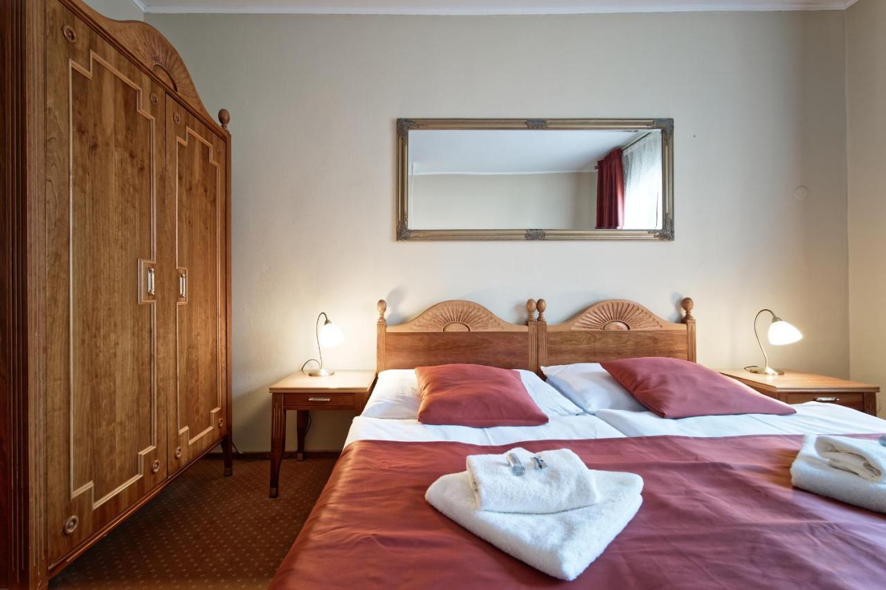 Hotel Napoleon Austerlitz Buitenkant foto
